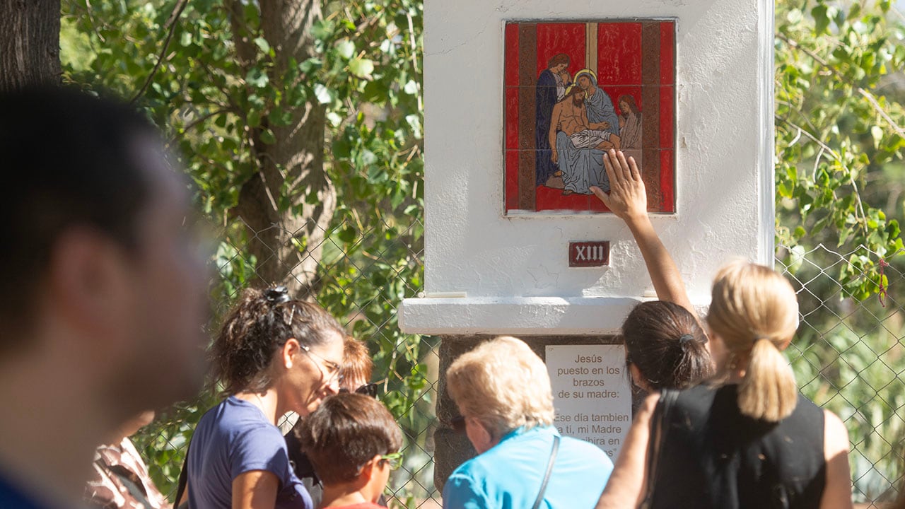 Via Crusis en el  Calvario de Carrodilla. Foto Cristian Guzzo / Los Andes