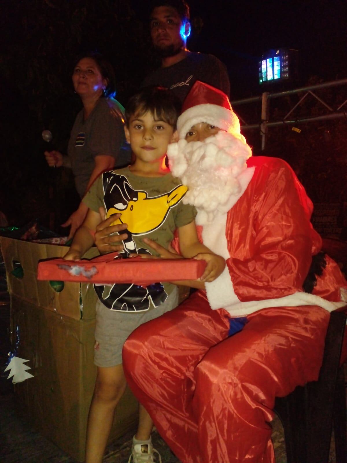 Más de 1.000 chicos celebraron la Navidad y recibieron regalos gracias a la solidaridad de los mendocinos. Foto: Gentileza Gabriela Carmona.