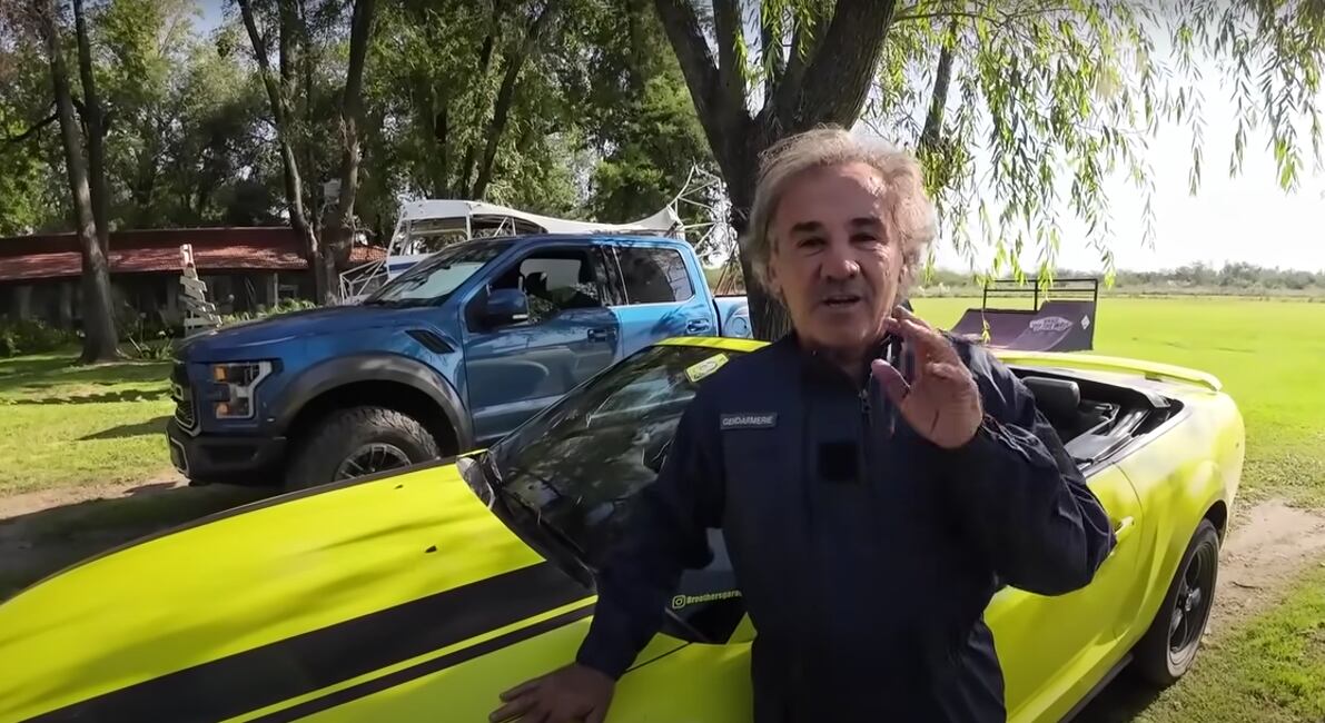 Pachi y su Mustang Convertible.