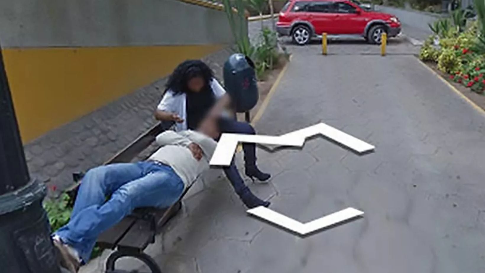 Las imagenes fueron compartidas en facebook causando el comentario de varios usuarios  (captura de pantalla Google Street View)