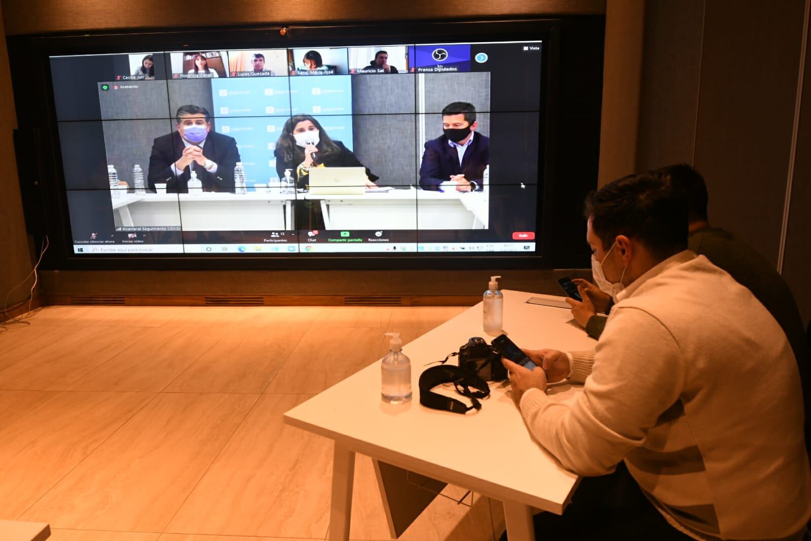 La presentación de la ministra de Salud de Mendoza, Ana María Nadal, se transmitió en circuito interno para la prensa. 