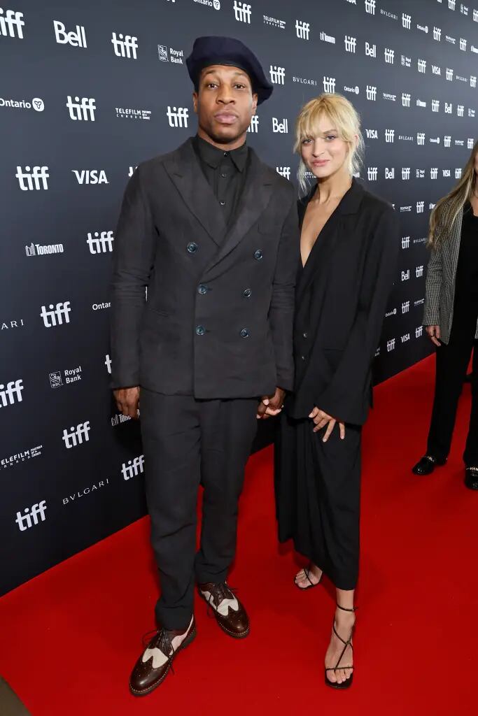 Jonathan Majors y su pareja Grace Jabbari. Foto: New York Post