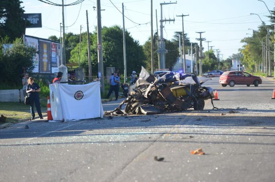 El Renault 12 luego del fuerte impacto. Foto: La Voz/Javier Ferreyra