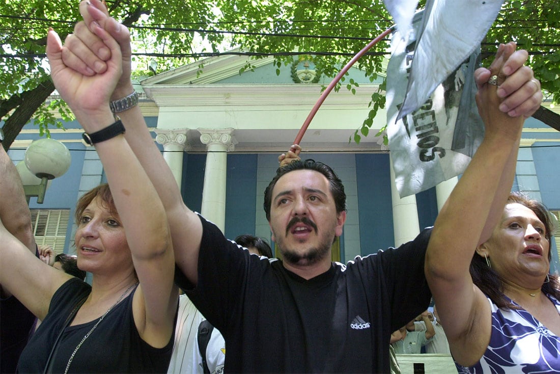 Eñ 20 de diciembre los docentes nucleados en SUTE salieron a protestar a las calles. Foto: Orlando Pelichotti / Los Andes