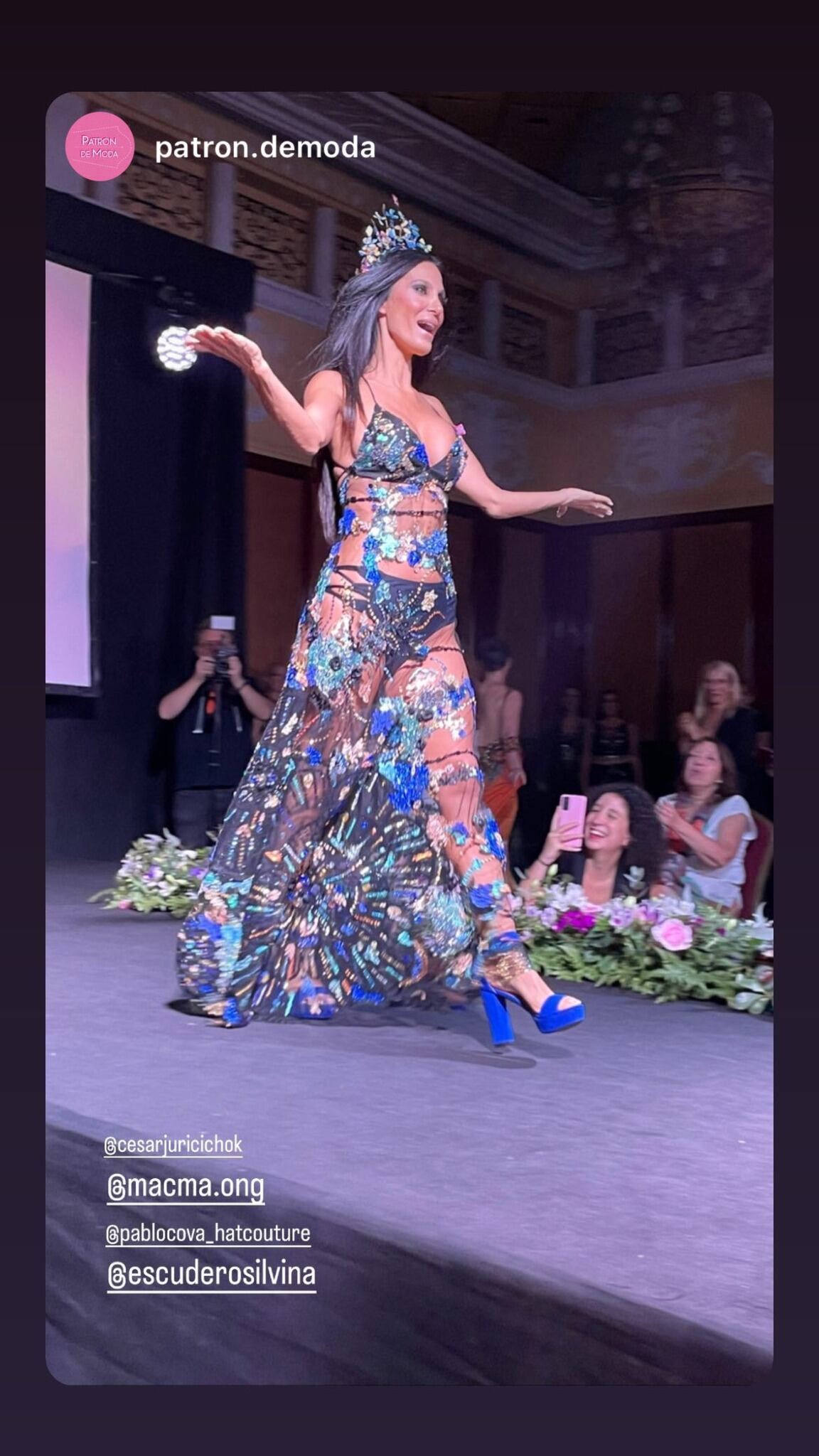 El hermoso vestido que desfiló Silvina Escudero.