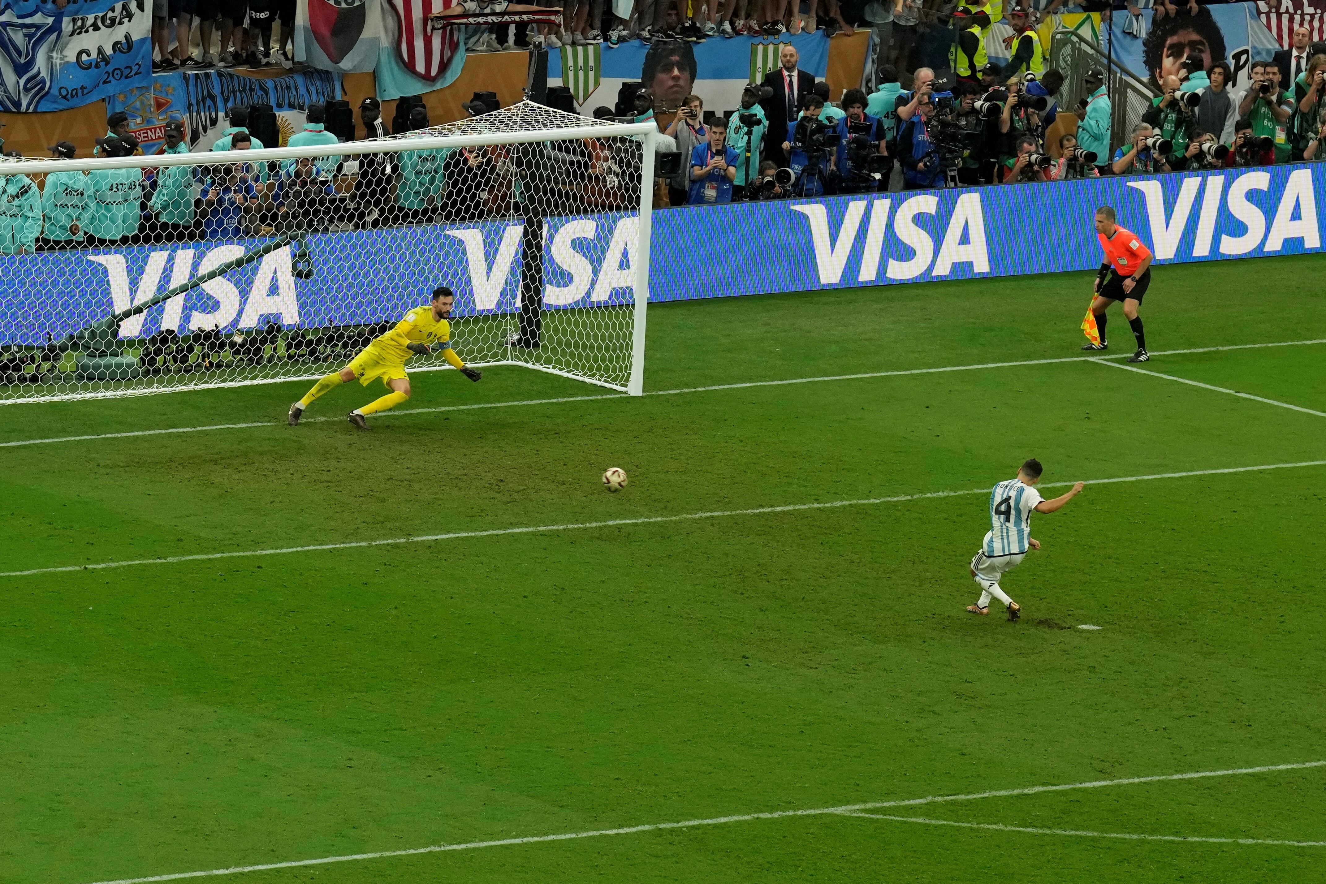 A las 14.53 del domingo 18 de diciembre de 2022, Gonzalo Montiel le dio la Copa del Mundo a Argentina. 