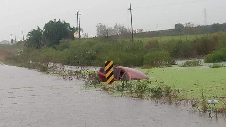 Las inundaciones obligó a evacuar a más de 400 personas. Foto: X.