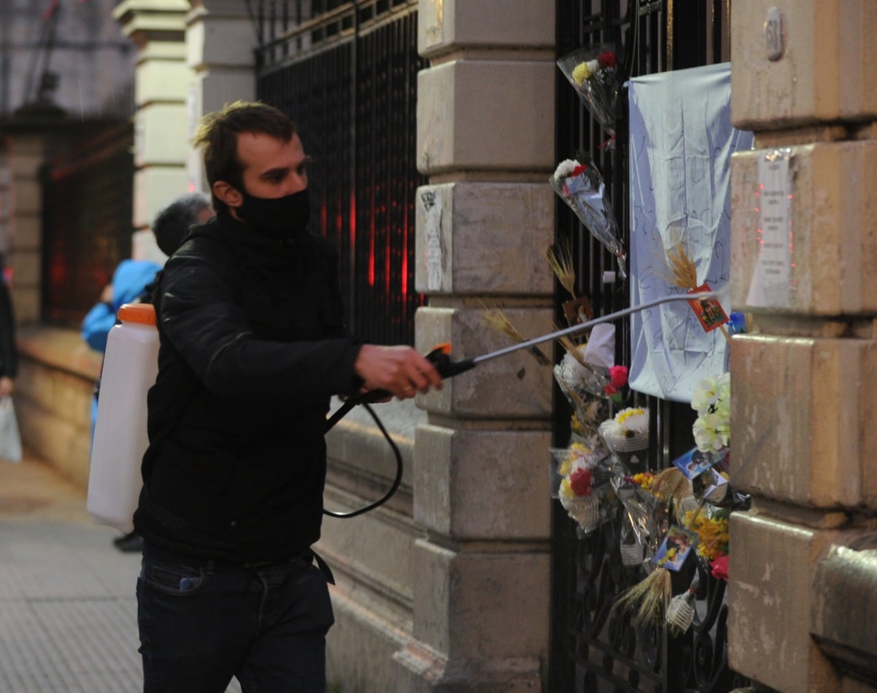 En Buenos Aires muy poca gente se acercó al templo debido a la pandemia.