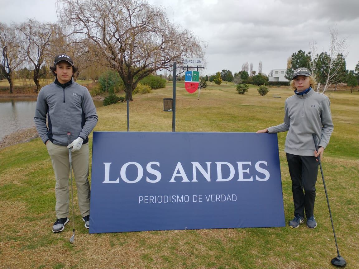 Desde La Vacherie, estos amigos también participaron del torneo 