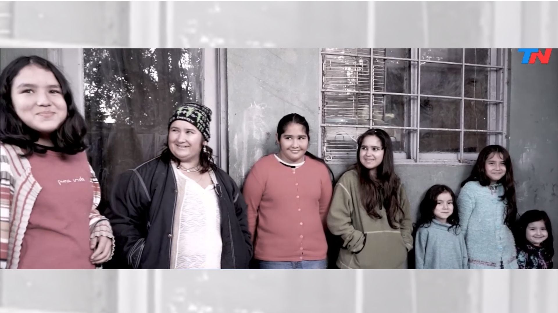 Vende el vestido de 15 que le hizo la abuela para comprar comida: “La plata no alcanza”.