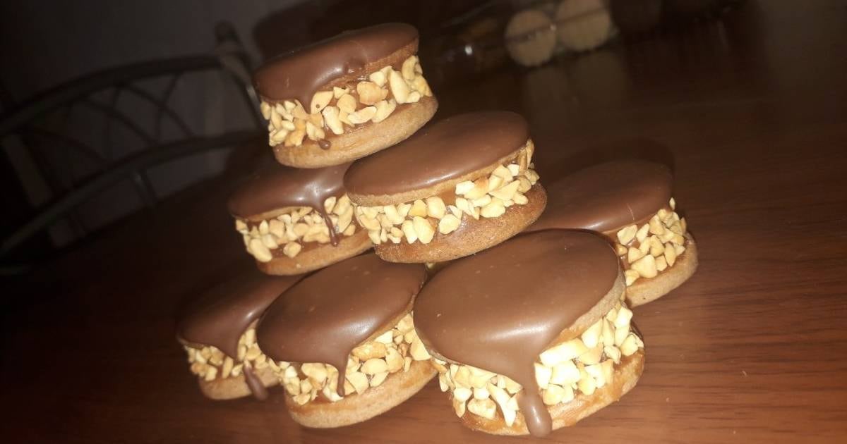 La receta más sencilla de los alfajores con maní.