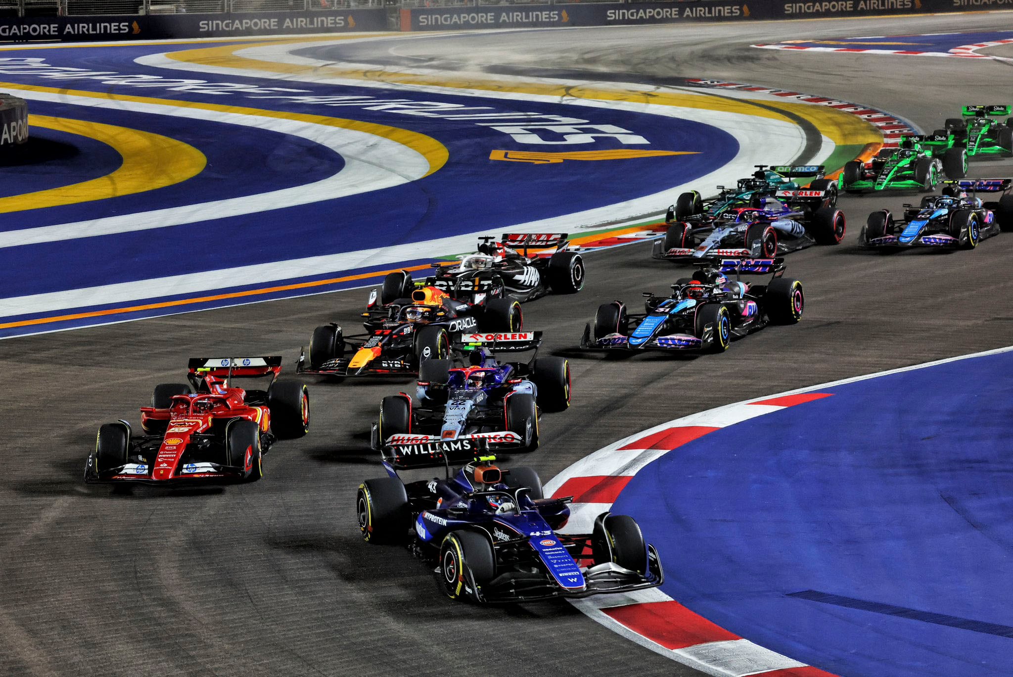 El piloto argentino de Fórmula 1, Franco 
Colapinto, terminó en el puesto 11° del Gran Premio de Singapur. Foto @WilliamsRacing