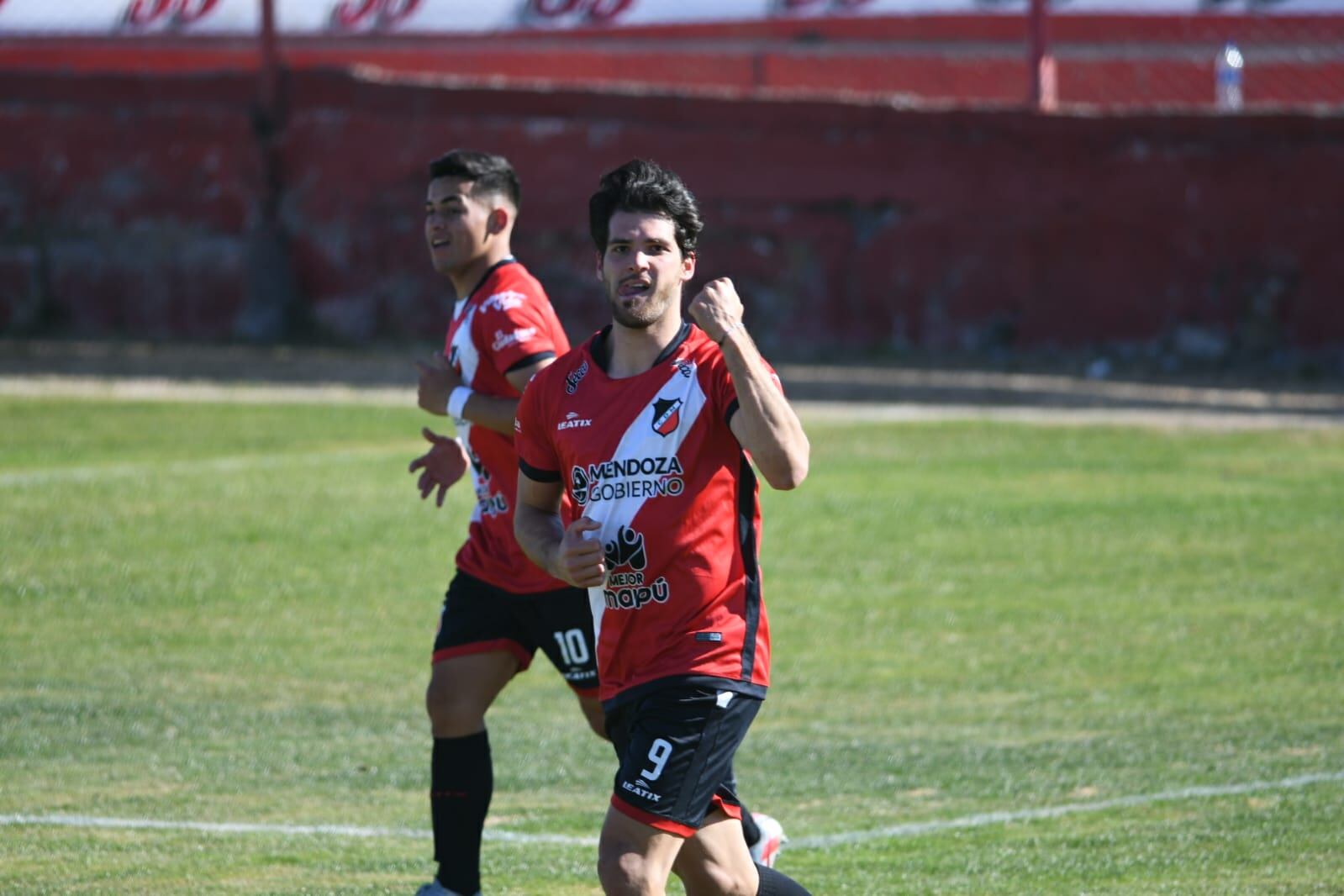 Facundo Castelli fue el autor del primer gol "cruzado".