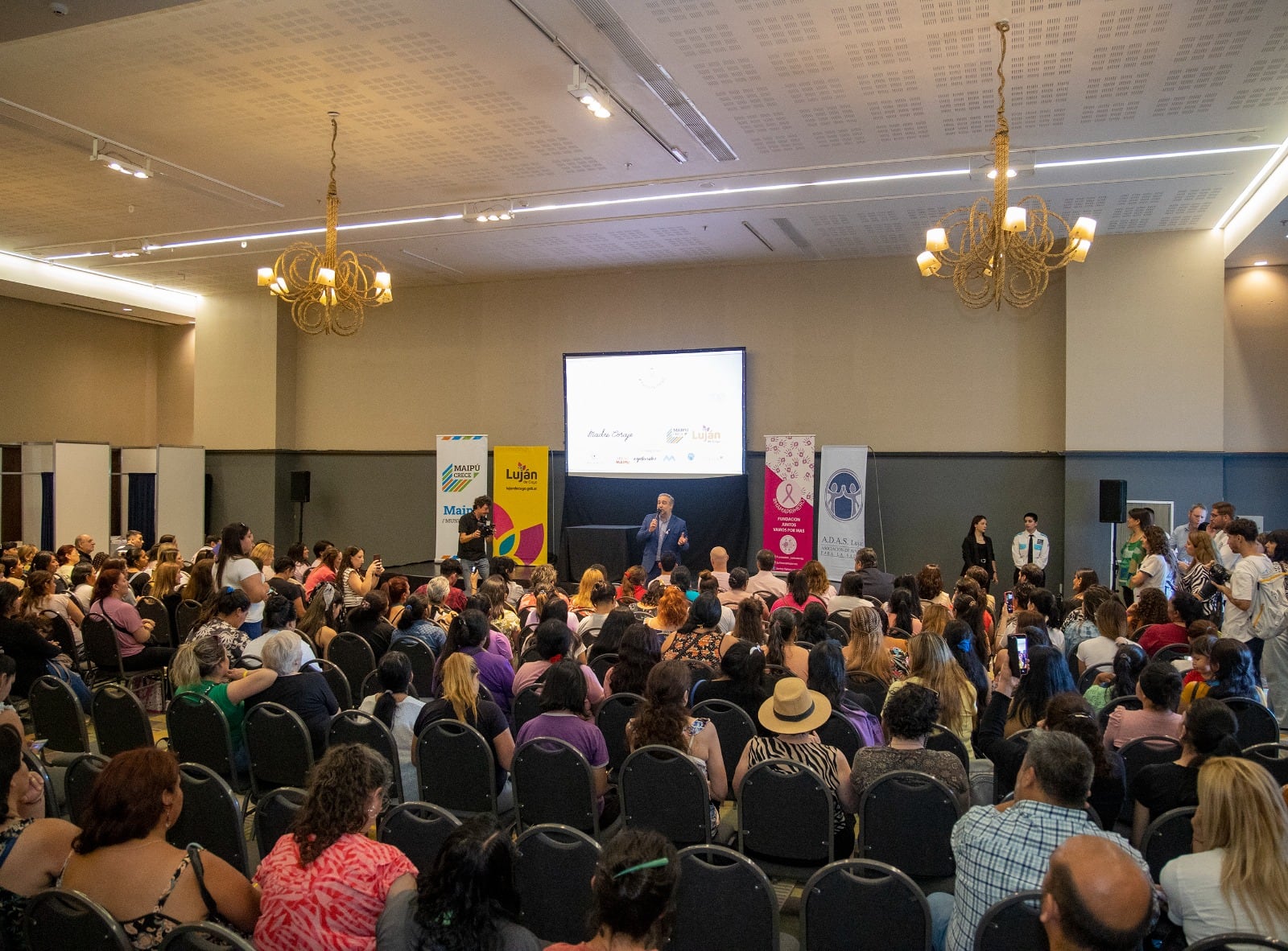 Campaña solidaria: salud y prevención para más de 1000 mujeres en Maipú y Luján