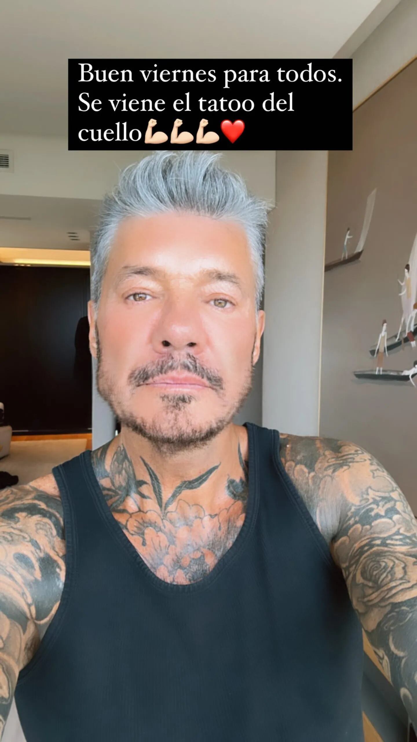 Así se hacía su nuevo tatuaje Marcelo Tinelli