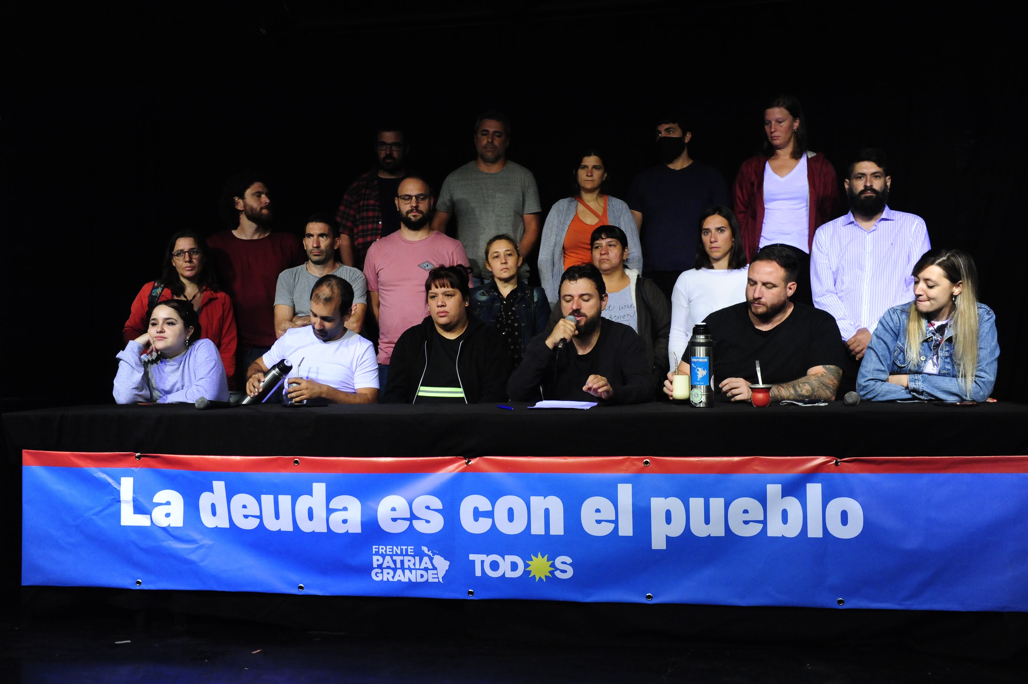 09-03-2022 Buenos Aires - Argentina - Conferencia de prensa del Frente Patria Grande sobre el acuerdo con el  FMI. Juan Grabois, los diputados nacionales Itai Hagman, Natalia Zaracho y Federico Fagioli, la legisladora porteña Ofelia Fernández, la diputada de la provincia de Buenos Aires, Lucía Klug. Foto: Clarin