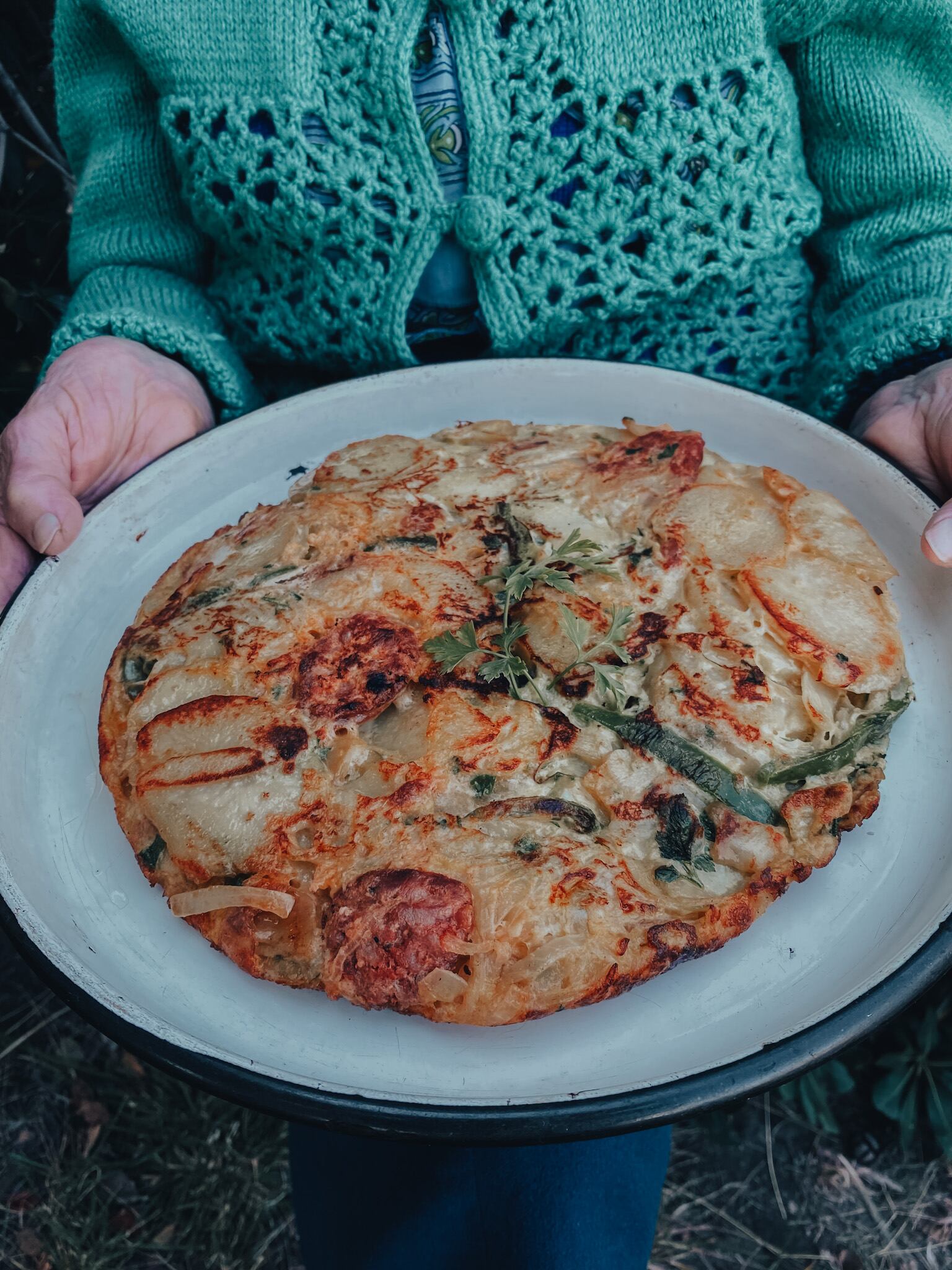 LA tortilla de papa con chorizo colorado