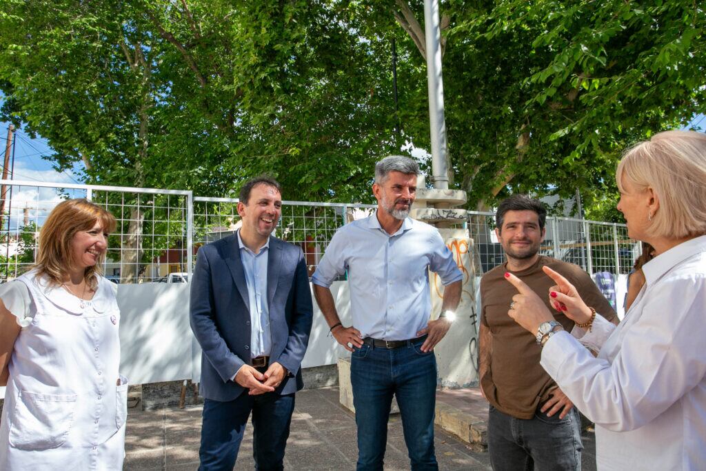 Ulpiano Suarez y Tadeo García Zalazar recorrieron las obras en la Escuela Videla Correas