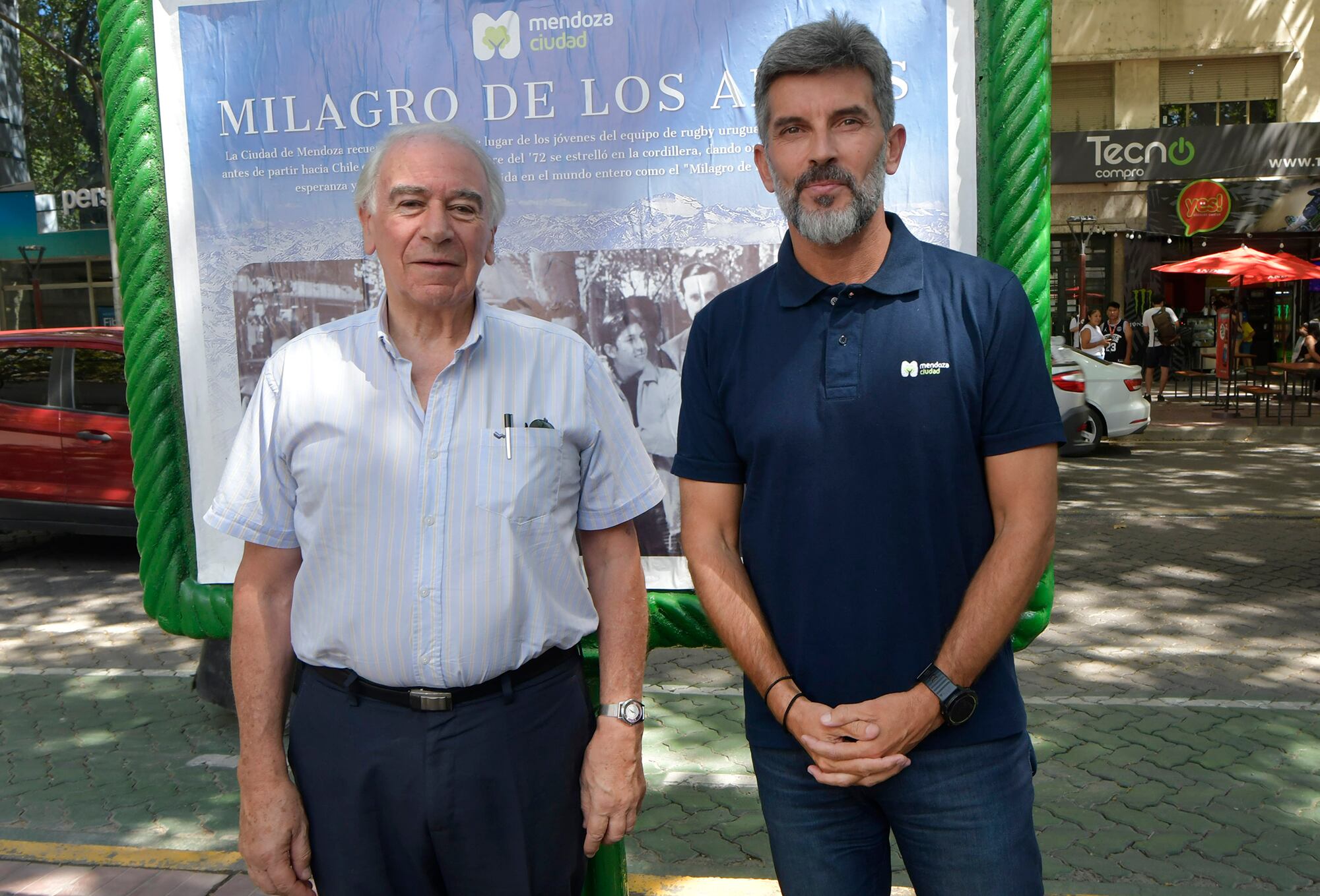 El cónsul de Uruguay, Homero Pineda, junto al intendente Ulpiano Suárez.
Foto: Orlando Pelichotti
