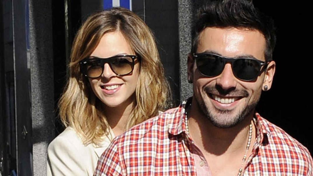 Lavezzi, junto a su pareja, en París. (Foto: Internet)