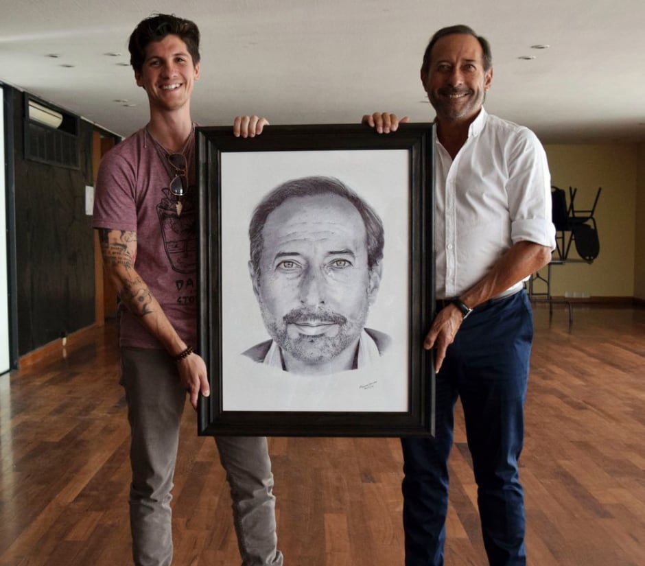 Franco Ganuza conoció a Guillermo Francella y le regaló su dibujo.