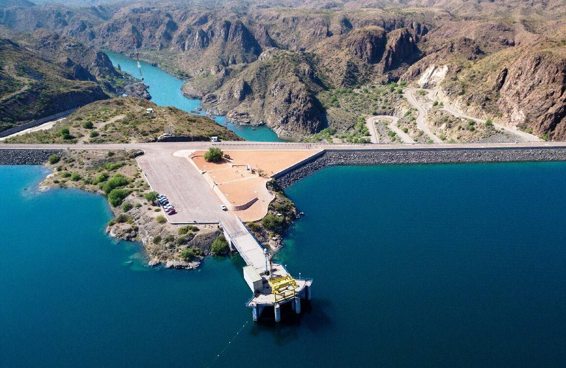 La majestuosa vista del dique Los Reyunos. | Foto: Gobierno de Mendoza