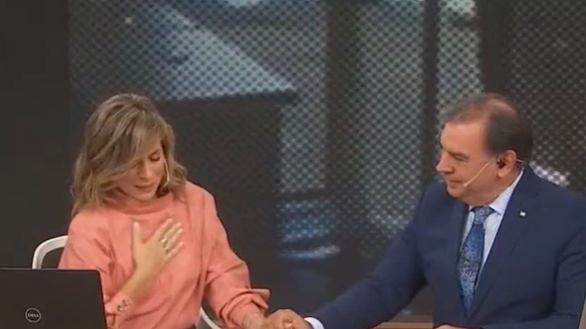 Sandra Borghi lloró de impotencia al entrevistar a la mujer que destruyó un registro civil. / Foto: captura de video