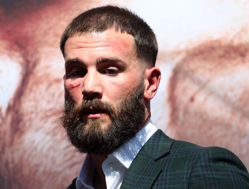 Así quedó la cara de Caleb Plant.