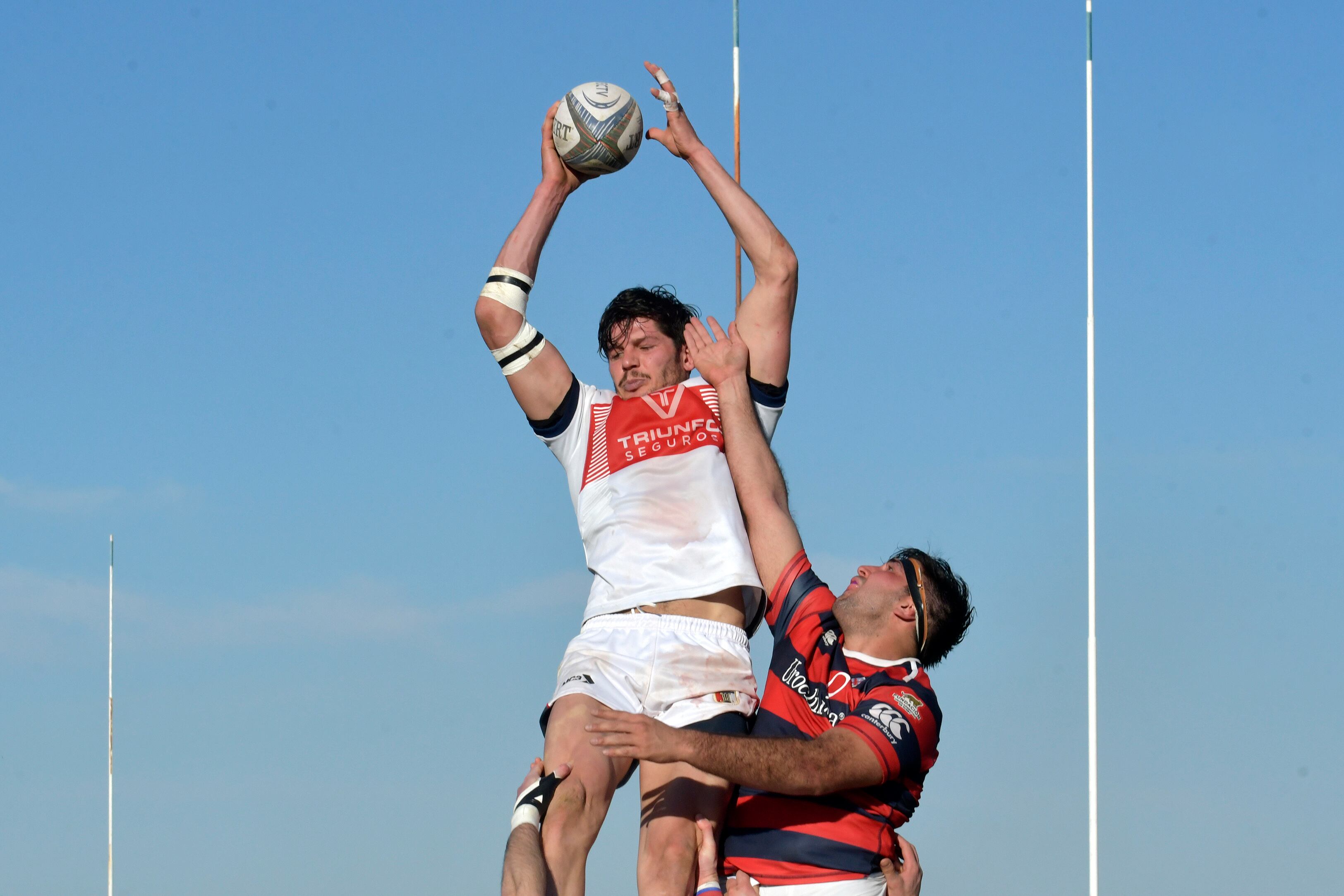 Semifinal del Rugby local

Esta tarde se disputó la semifinal del Torneo de Rugby el Club Los Tordos enfrentó el Club Marista

Foto: Orlando Pelichotti / Los Andes