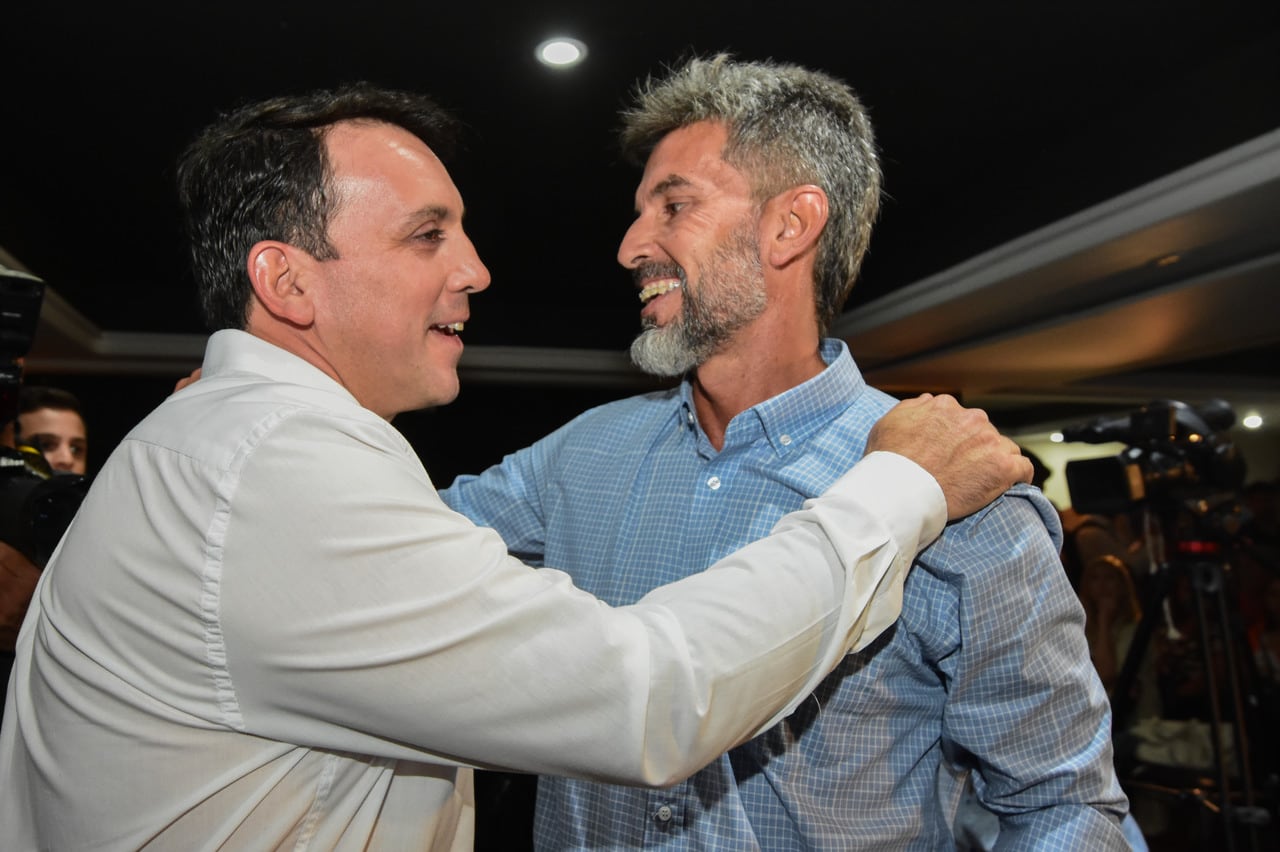 El actual presidente de la UCR, Tadeo García Zalazar y Ulpiano Suárez, intendente de la Ciudad de Mendoza.

foto: Mariana Villa / Los Andes