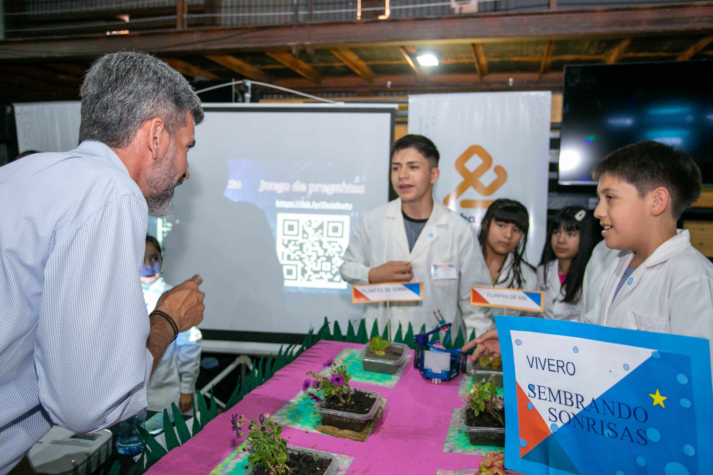 Ulpiano Suarez estuvo presente en la apertura de la Semana de la Innovación