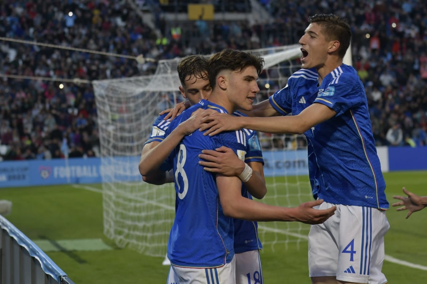 El plato fuerte de la primera jornada del Mundial SUB 20 en Mendoza fue Italia vs. Brasil. Partidazo. / Orlando Pelichotti (Los Andes).