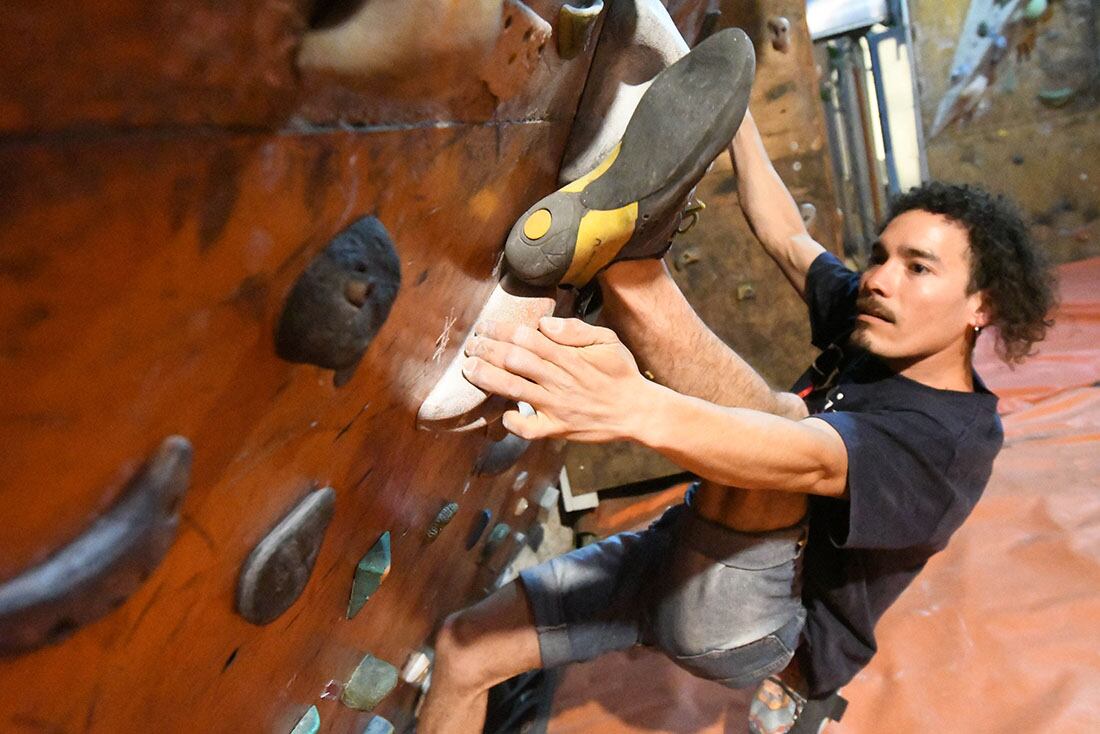 Tanto niños como adultos pueden practicar la escalada. Foto José Gutiérrez / Los Andes