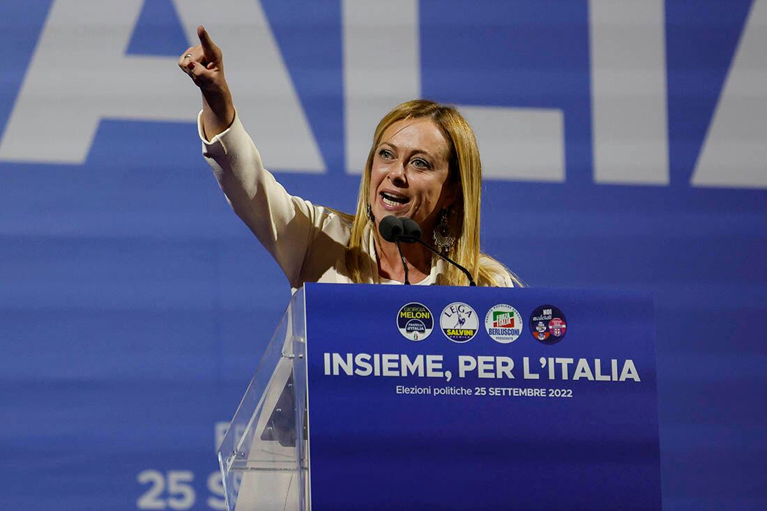 Rome (Italy), 22/09/2022.- Leader of Italian party Fratelli d'ÄôItalia (Brothers of Italy) Giorgia Meloni attends the center-right closing rally of the campaign for the general elections at Piazza del Popolo, in Rome, Italy, 22 September 2022. Italy will hold its general snap elections on 25 September 2022 to elect a new Prime Minister. (Elecciones, Italia, Roma) EFE/EPA/GIUSEPPE LAMI
