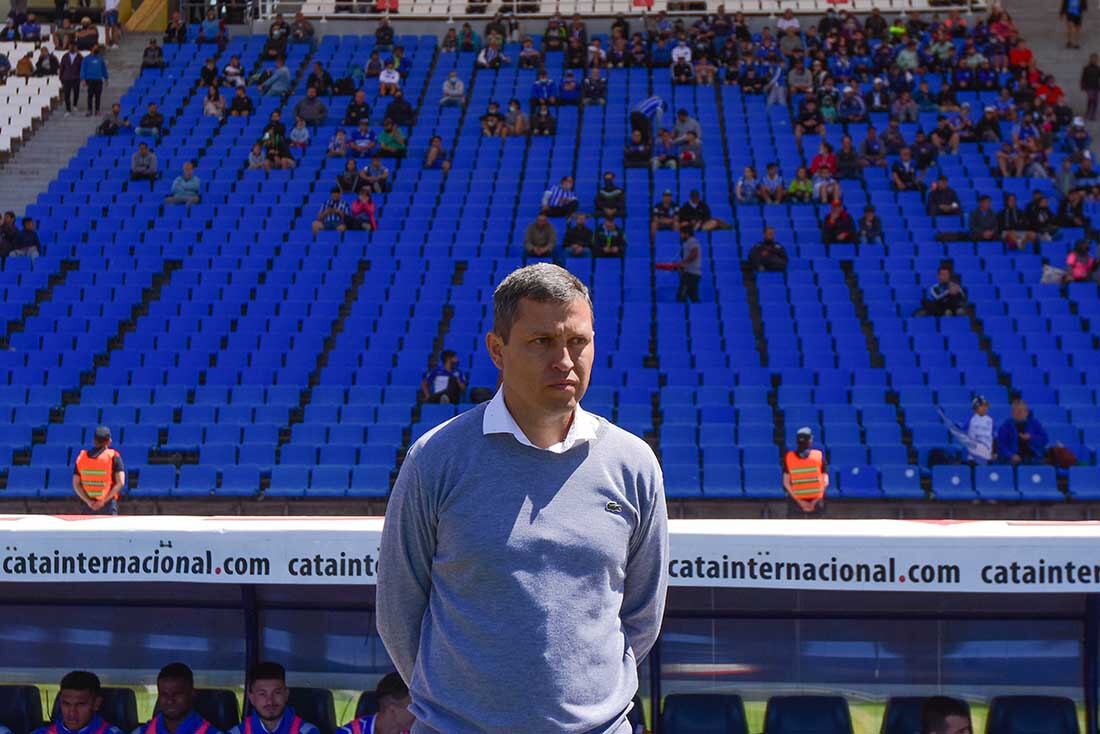 Diego Flores, DT Godoy Cruz Antonio Tomba, en el estadio Malvinas Argentinas durante el encuentro entre Godoy Cruz y Central Córdoba. Mariana Villa