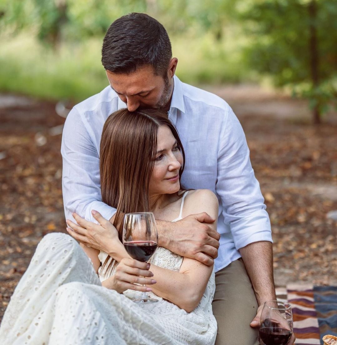 Cristina Pérez y Luis Petri se comprometieron.