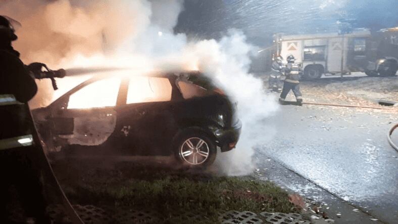 Una de las postales de esta madrugada, en una ciudad en donde la violencia no para. Foto: Bomberos Zapadores.