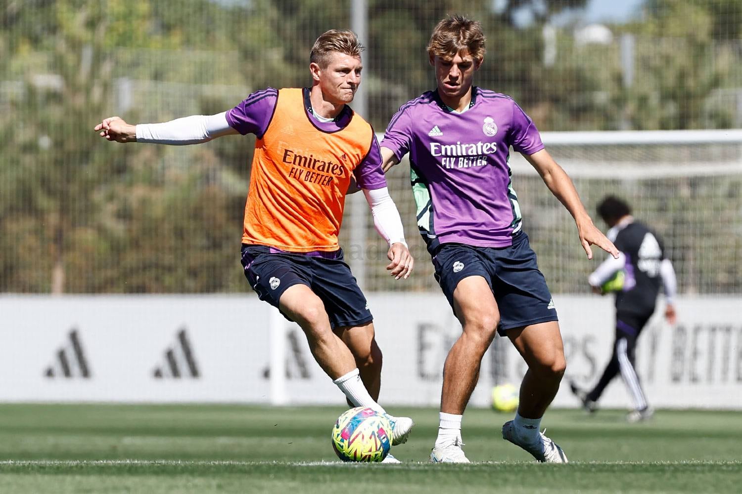 Nico Paz fue convocado a entrenar con el primer equipo del Real Madrid.