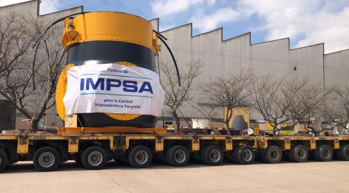 La turbina de Impsa al momento de empezar su traslado a Yacyretá. Foto: Gentiliza