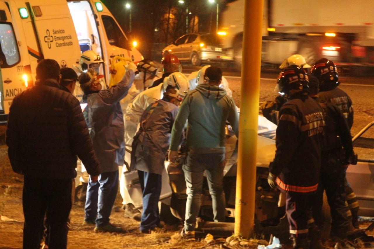 Un conductor murió en Luján y una mujer está grave. Gentileza Claudio Bello