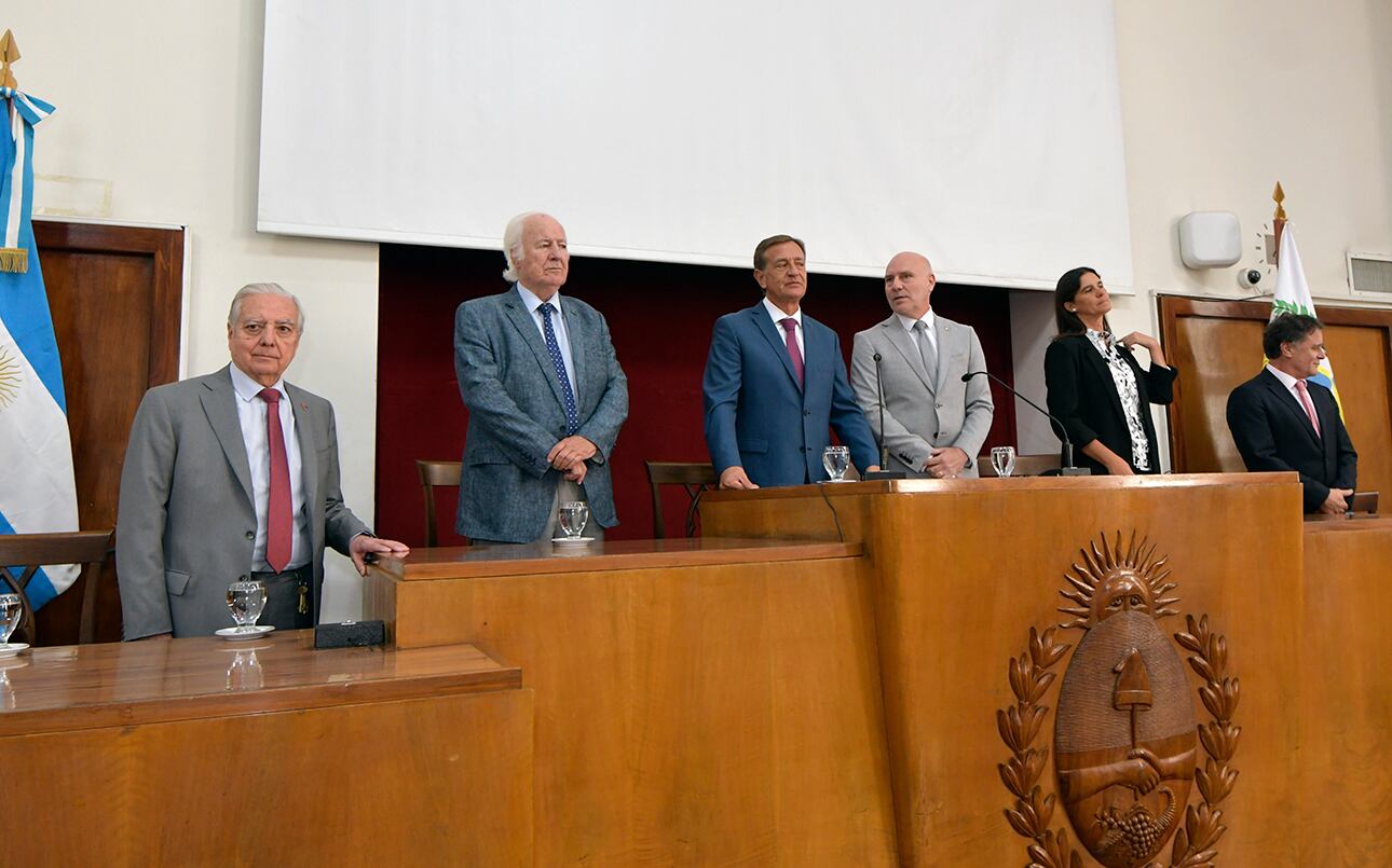 Acto de apertura del año Judicial 2023, en el Palacio de Justicia. 
El Gobernador Rodolfo Suarez junto a Dr Dalmiro Garay Cueli, Dr Pedro LLorente , Dr. José Valerio, Dra. María Teresa Day, dr. Julio Gomez, Dr. Mario Adaro y Dr. Omar Palermo
Foto : Orlando Pelichotti