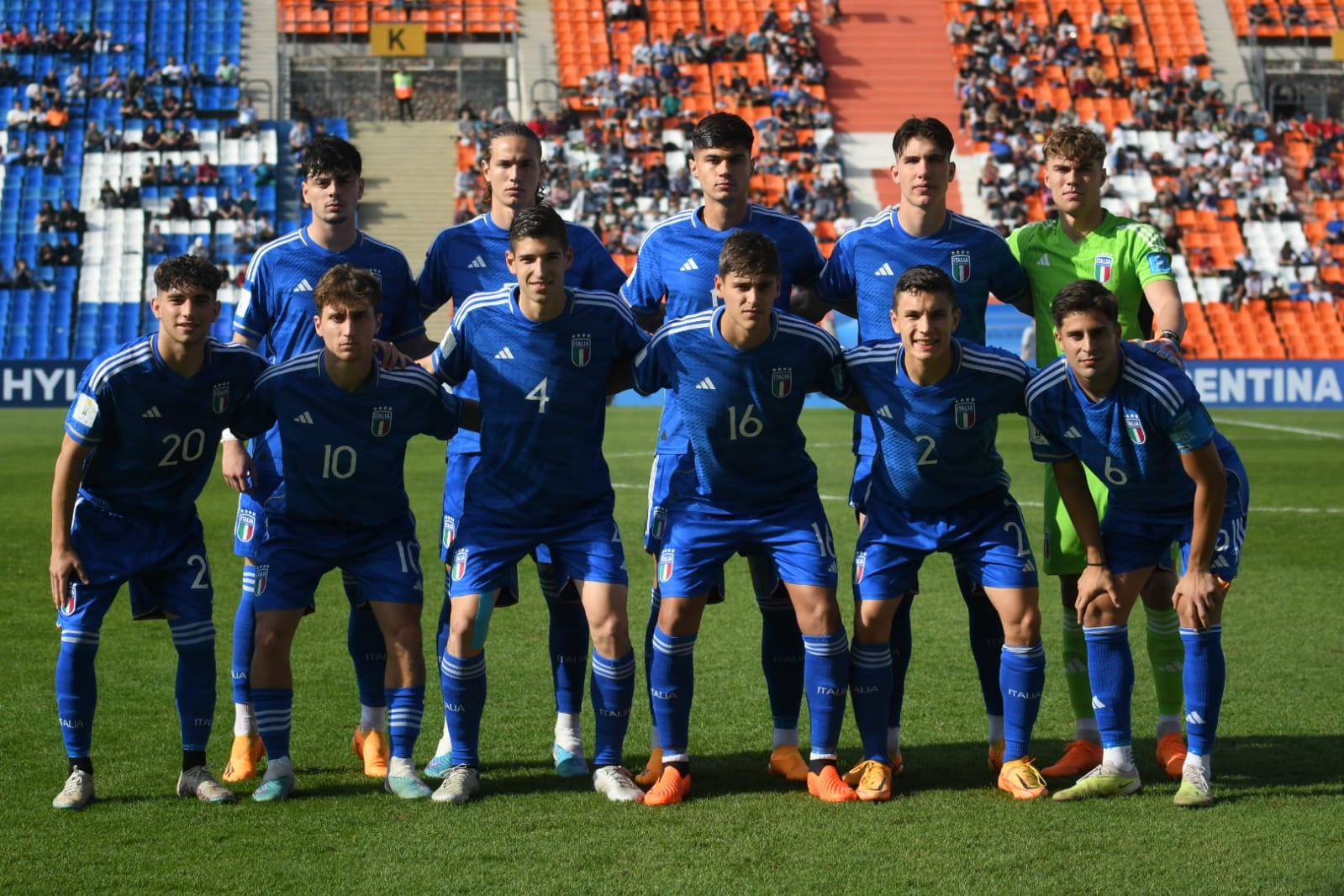 Italia vs. Nigeria, animaron el primer partido de la segunda fecha de la zona D en el estadio Malvinas Argentinas. / José Gutiérrez (Los Andes).