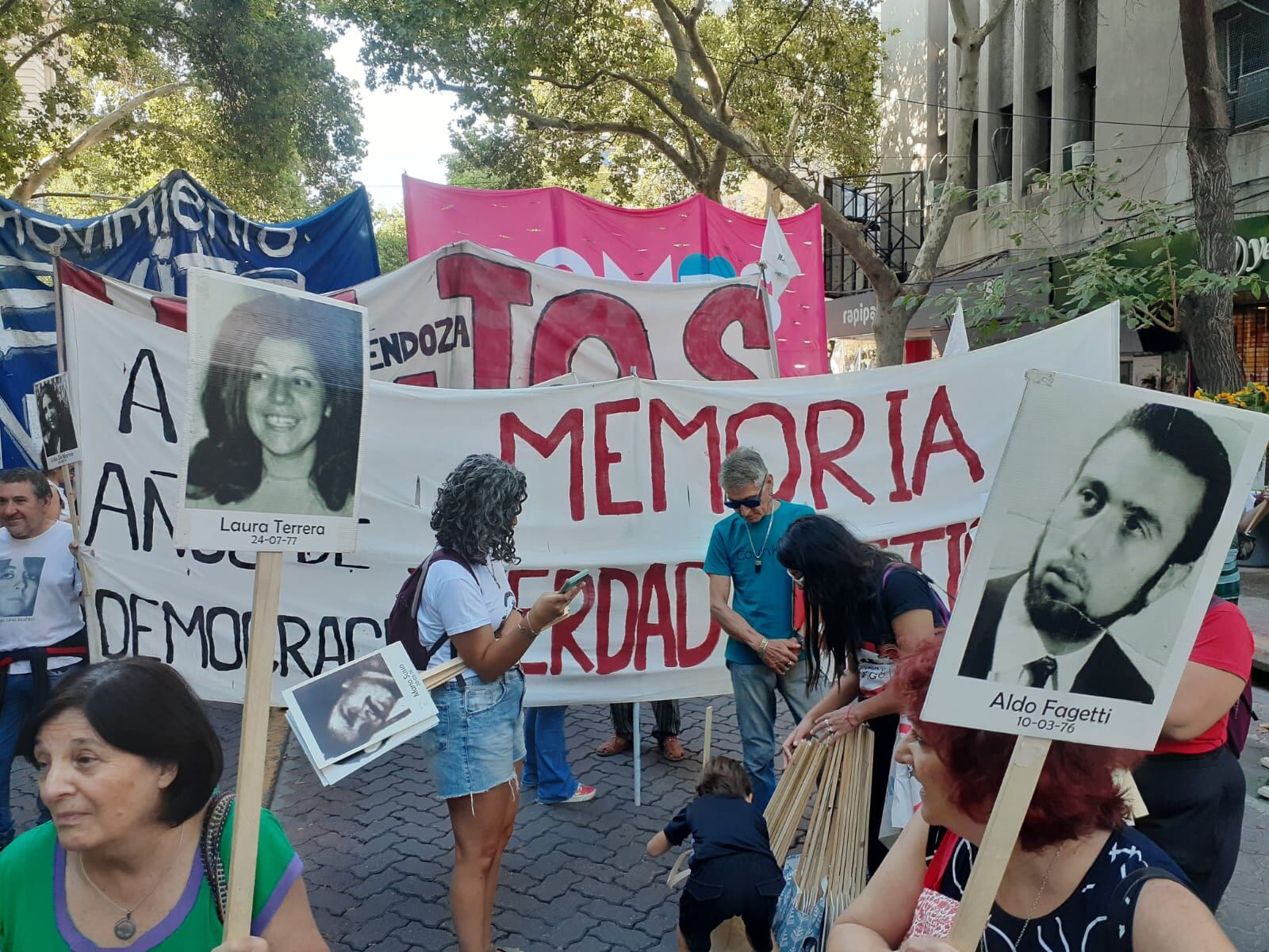 Mendoza marcha por la Memoria, Verdad y Justicia a 47 años del golpe militar. / Foto: José Gutiérrez