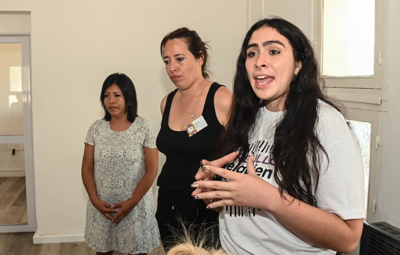 Se realizó en ModoSi una charla sobre cuidados de la piel. Este es un espacio específico para adolescentes y jóvenes, con un modelo de atención basado en la promoción y prevención de la salud. Foto: Prensa Godoy Cruz