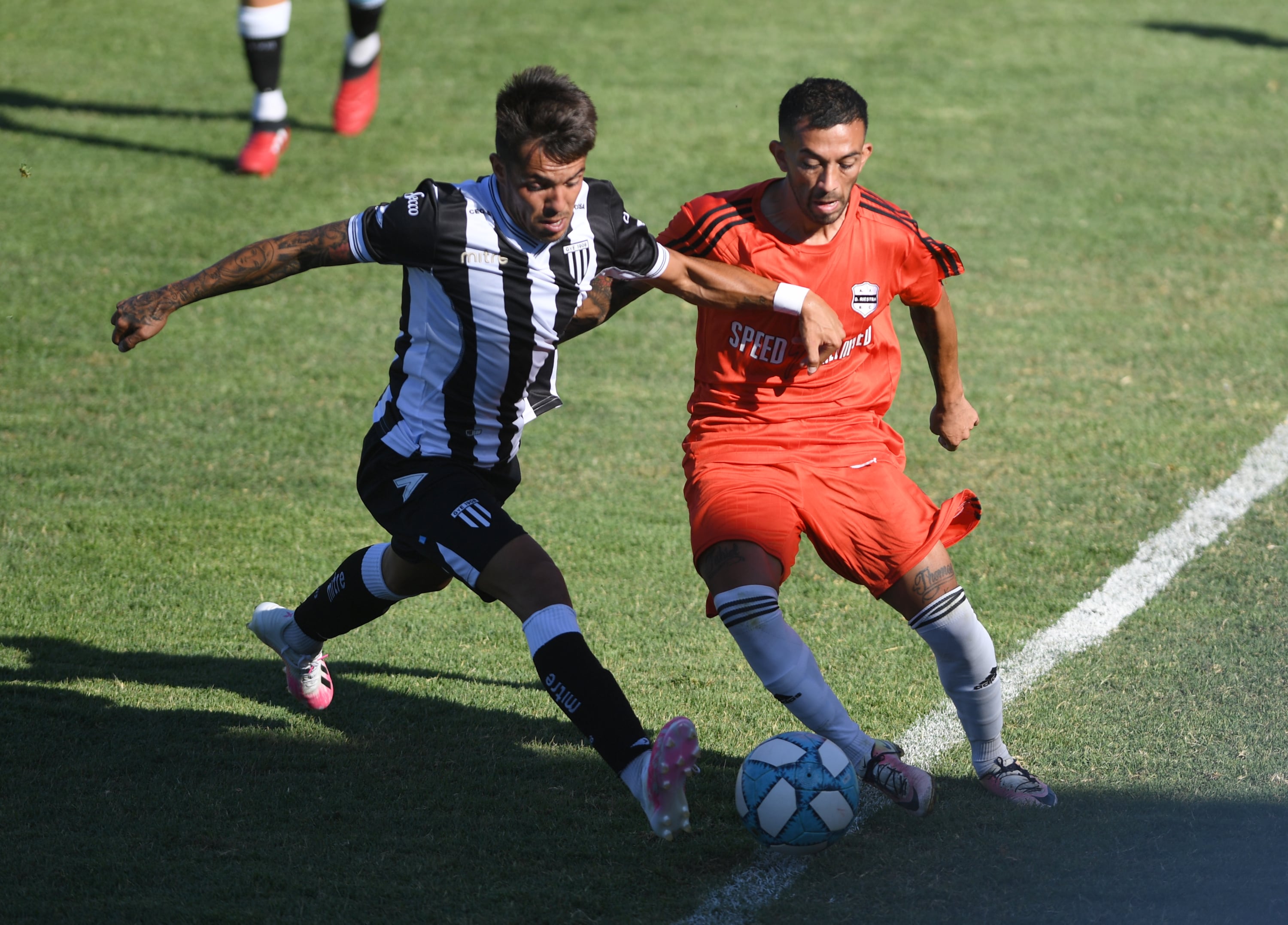 Telam, Buenos Aires, 14 de diciembre de 2020: Escena del encuentro entre Deportivo Riestra y Gimnasia y Esgrima de Mendoza por la tercera fecha de la Primera Nacional.
Foto: Maximiliano Luna/cf/Telam