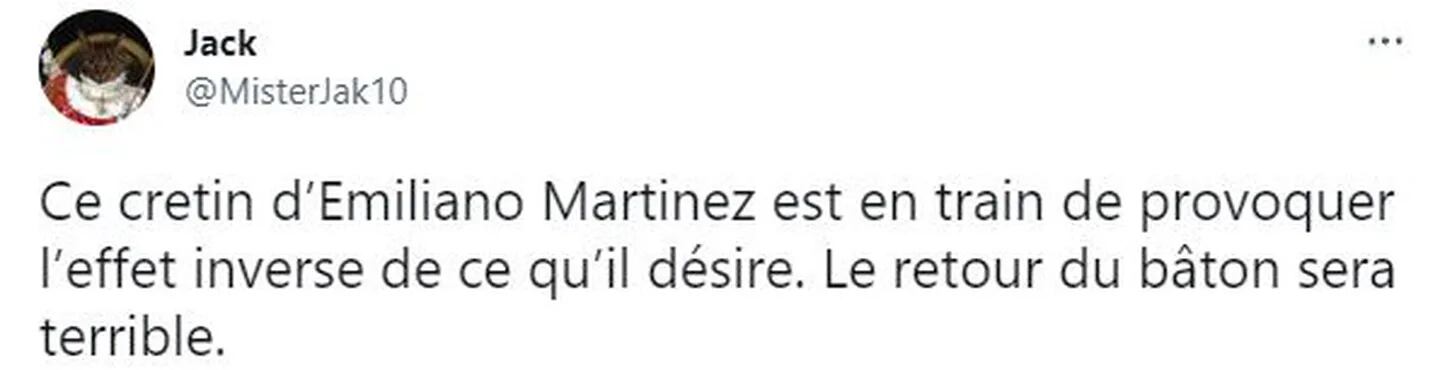 La respuesta de los hinchas franceses ante la burla de Emiliano Martínez. Fuente: Twitter