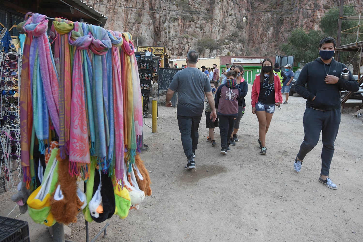 El turismo interno con familia conviviente y reserva previa sigue habilitado.