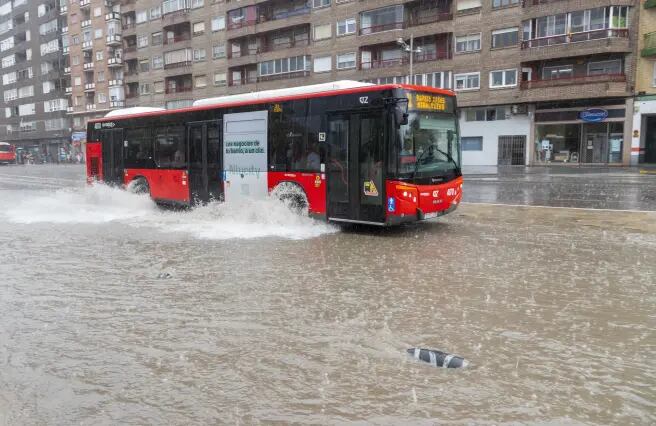 Como consecuencia de este fenómeno, en diez minutos quedaron 20 litros por metro cuadrado, pero el número aumentó a 56 en una hora. Gentileza: 20 minutos