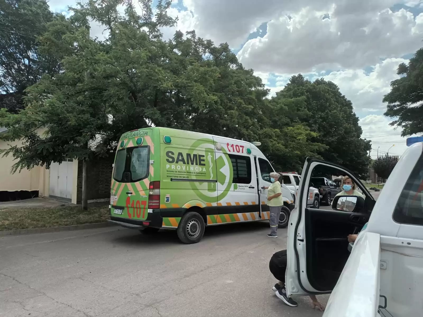 Servicio de emergencias y autoridades se hicieron presentes en el lugar. Foto: La Brújula 24