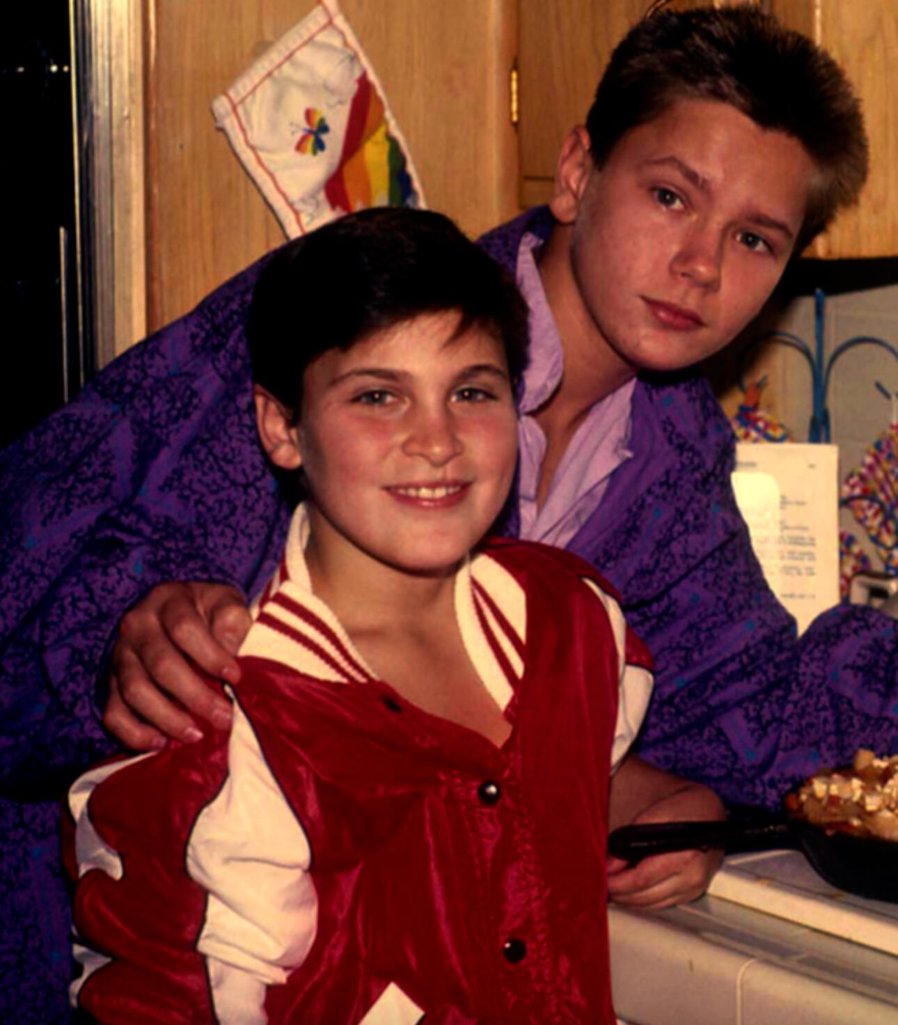 Joaquin Phoenix junto a su hermano mayor River.